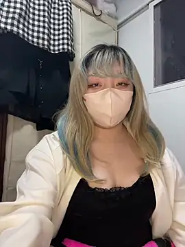 YUNA-yuna online show from 01.17.25