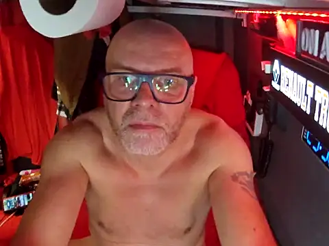 KOMANDOS74 online show from 11.19.25