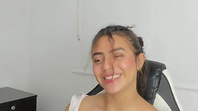 yaya23x online show from 01.14.25