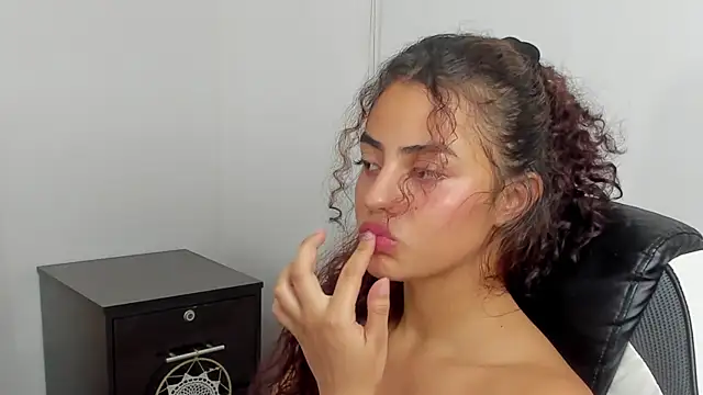 yaya23x online show from 01.23.25