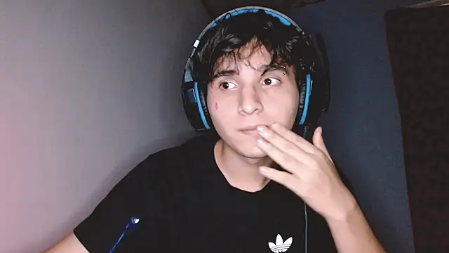 Snapshot of Charley_quin chatting on 10.17.25 Charley quin online show from 10.17.25