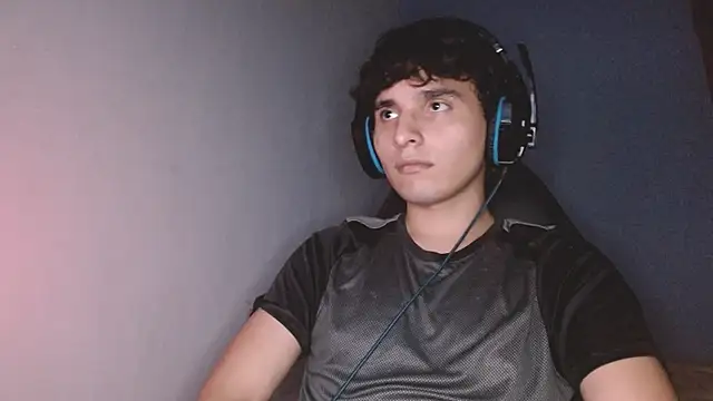 Snapshot of Charley_quin chatting on 10.19.25 Charley quin online show from 10.19.25