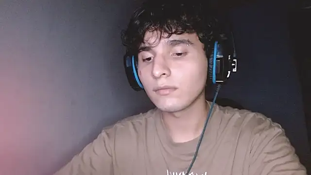 Snapshot of Charley_quin chatting on 10.24.25 Charley quin online show from 10.24.25