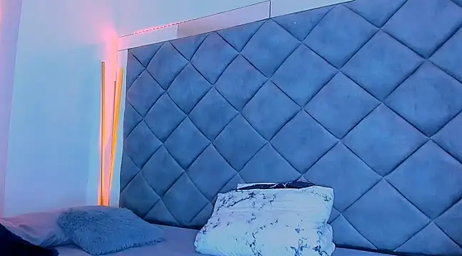 Nellyhills online show from 03.12.25