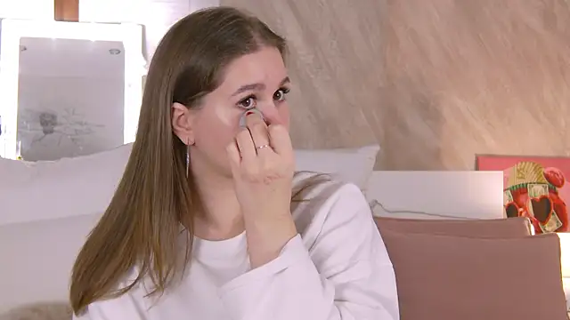 EllieHayes online show from 01.05.26