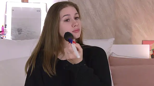 EllieHayes online show from 01.10.26