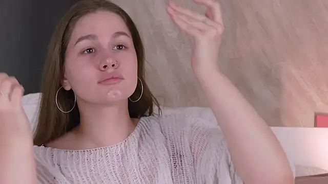 EllieHayes online show from 04.11.26