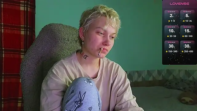 esajukyy online show from 01.11.25