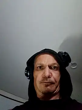 Snapshot of neopolitanSHAFT chatting on 12.14.25 neopolitanSHAFT online show from 12.14.25