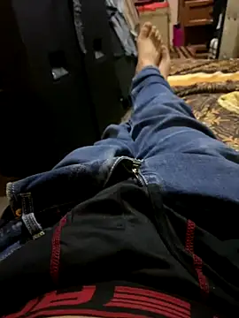 Snapshot of Deste223 chatting on 10.20.25 Deste223 online show from 10.20.25