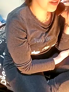 Snapshot of ShadiaStar chatting on 01.19.25 ShadiaStar online show from 01.19.25