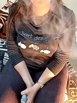 Snapshot of ShadiaStar chatting on 01.22.25 ShadiaStar online show from 01.22.25