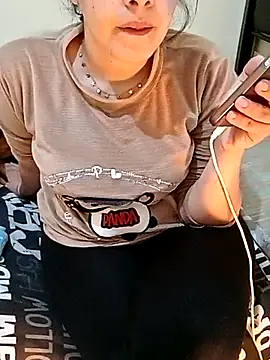 Snapshot of ShadiaStar chatting on 02.06.25 ShadiaStar online show from 02.06.25