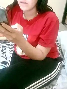 Snapshot of ShadiaStar chatting on 03.01.25 ShadiaStar online show from 03.01.25