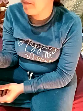 Snapshot of ShadiaStar chatting on 03.13.25 ShadiaStar online show from 03.13.25