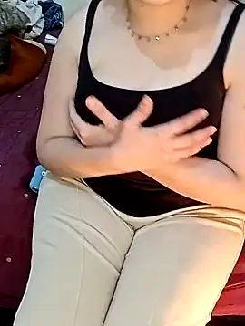 Snapshot of ShadiaStar chatting on 03.16.25 ShadiaStar online show from 03.16.25