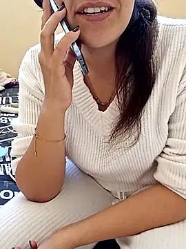 Snapshot of ShadiaStar chatting on 11.24.25 ShadiaStar online show from 11.24.25