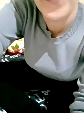 Snapshot of ShadiaStar chatting on 11.26.25 ShadiaStar online show from 11.26.25