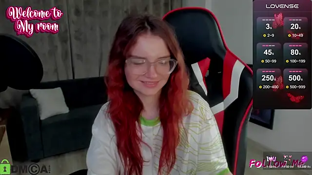 Snapshot of Sonya_Glen chatting on 12.29.24 Sonya Glen online show from 12.29.24