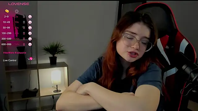 Snapshot of Sonya_Glen chatting on 02.09.25 Sonya Glen online show from 02.09.25