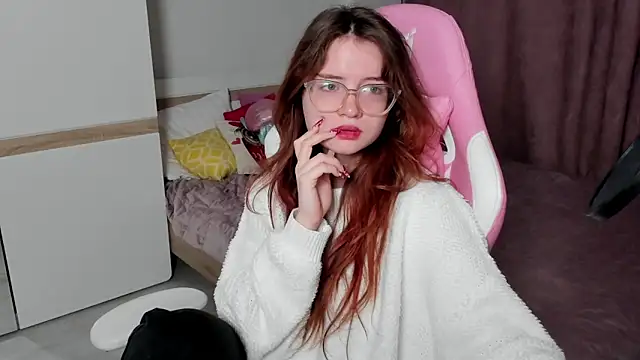 Snapshot of Sonya_Glen chatting on 03.06.25 Sonya Glen online show from 03.06.25