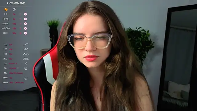 Snapshot of Sonya_Glen chatting on 09.13.25 Sonya Glen online show from 09.13.25