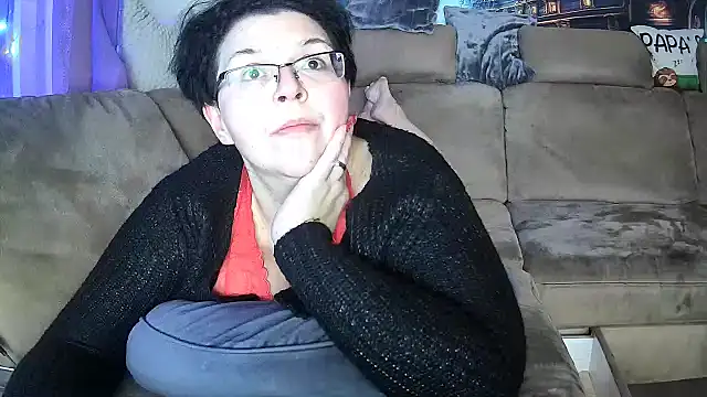Snapshot of MissSharp chatting on 12.27.24 MissSharp online show from 12.27.24