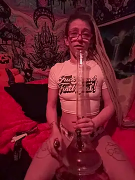 Snapshot of Stonermama666420 chatting on 01.17.26 Stonermama666420 online show from 01.17.26