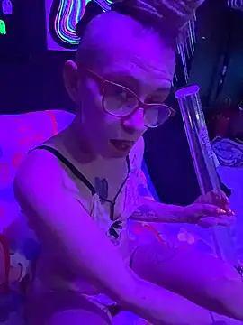 Snapshot of Stonermama666420 chatting on 02.04.26 Stonermama666420 online show from 02.04.26