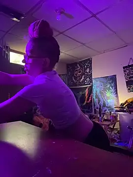 Snapshot of Stonermama666420 chatting on 02.14.26 Stonermama666420 online show from 02.14.26