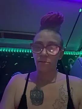 Snapshot of Stonermama666420 chatting on 02.22.26 Stonermama666420 online show from 02.22.26