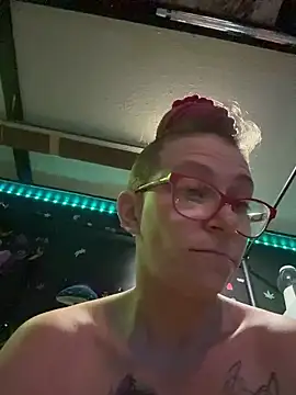 Snapshot of Stonermama666420 chatting on 03.04.26 Stonermama666420 online show from 03.04.26