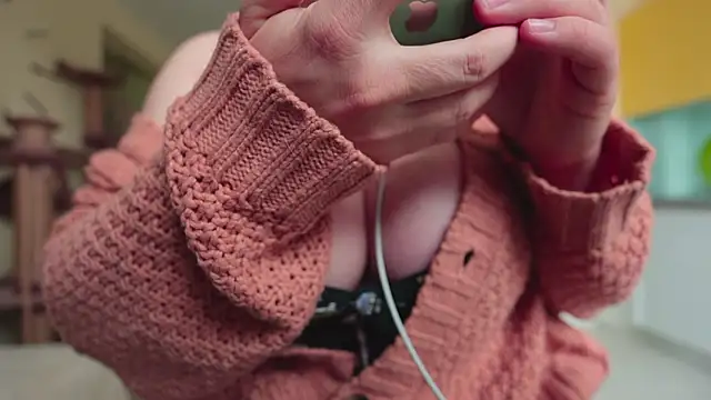 MissFreyaX online show from 02.20.26