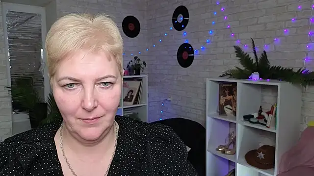 Sandra Snow online show from 12.28.24
