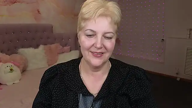Sandra Snow online show from 01.14.25