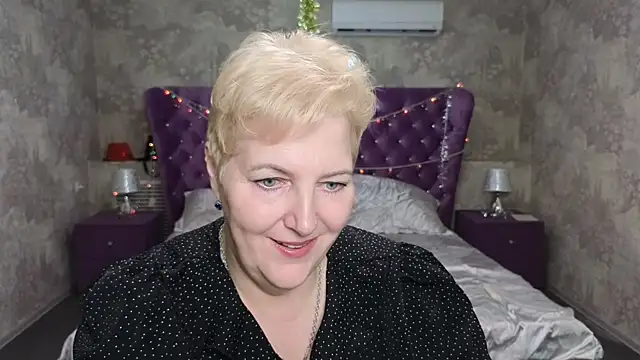 Sandra Snow online show from 01.16.25