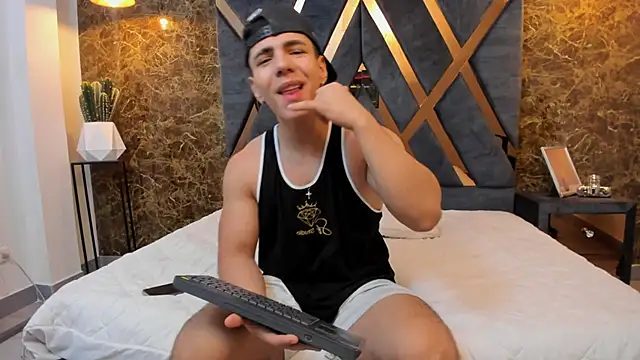 Flynn Riider online show from 02.22.25