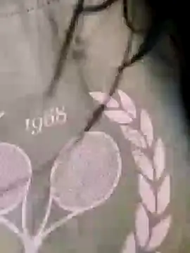 Snapshot of Danna-linyi chatting on 12.21.24 Danna-linyi online show from 12.21.24