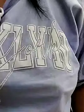 Snapshot of Danna-linyi chatting on 12.25.24 Danna-linyi online show from 12.25.24