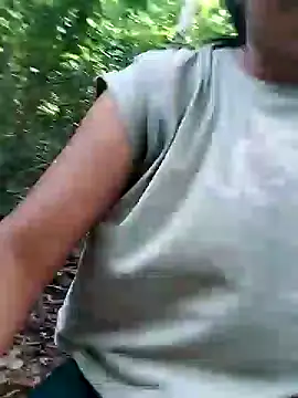 Snapshot of Danna-linyi chatting on 01.13.25 Danna-linyi online show from 01.13.25