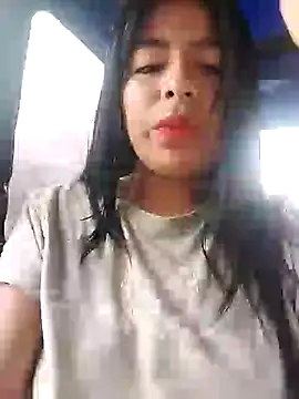 Snapshot of Danna-linyi chatting on 01.26.25 Danna-linyi online show from 01.26.25