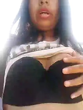 Snapshot of Danna-linyi chatting on 01.28.25 Danna-linyi online show from 01.28.25