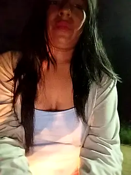 Snapshot of Danna-linyi chatting on 02.08.25 Danna-linyi online show from 02.08.25