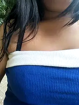 Snapshot of Danna-linyi chatting on 02.21.25 Danna-linyi online show from 02.21.25