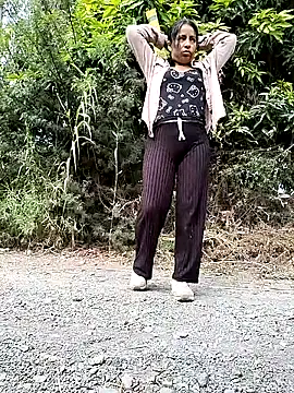 Snapshot of Danna-linyi chatting on 03.24.26 Danna-linyi online show from 03.24.26