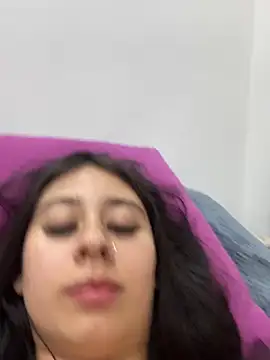 Snapshot of Zoee_t chatting on 02.14.25 Zoee t online show from 02.14.25