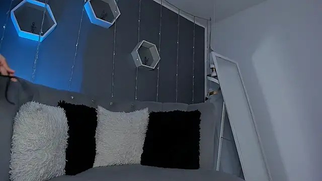 slutty venus online show from 03.11.25