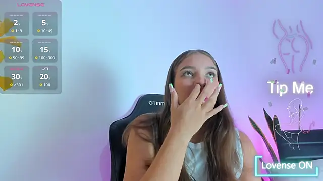 Snapshot of HaleyAmaya chatting on 09.24.25 HaleyAmaya online show from 09.24.25