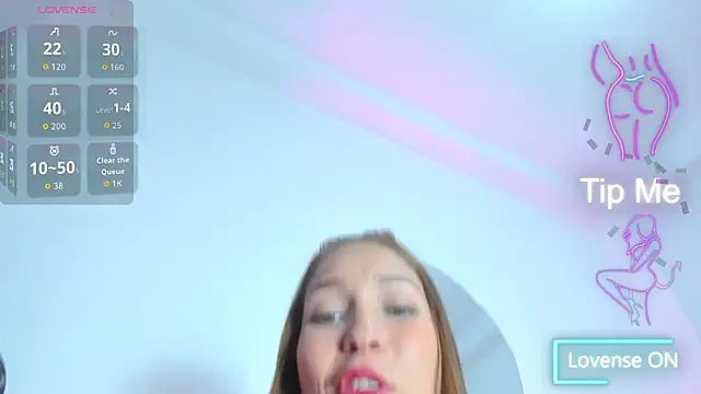 Snapshot of HaleyAmaya chatting on 10.20.25 HaleyAmaya online show from 10.20.25