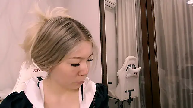 Babby Rabbit online show from 12.22.25